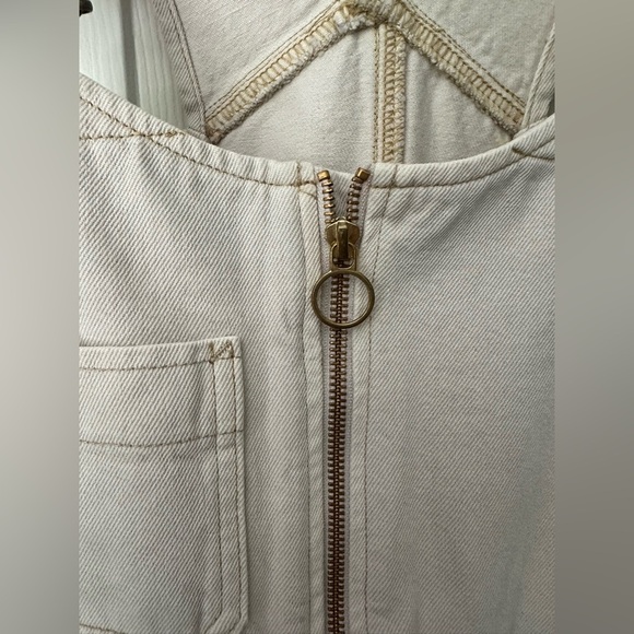 NWT We The Free Sun-kissed Off White Denim Short Overalls. Size 6. - Picture 10 of 12